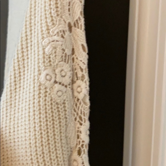 Sweater. - Picture 2 of 3